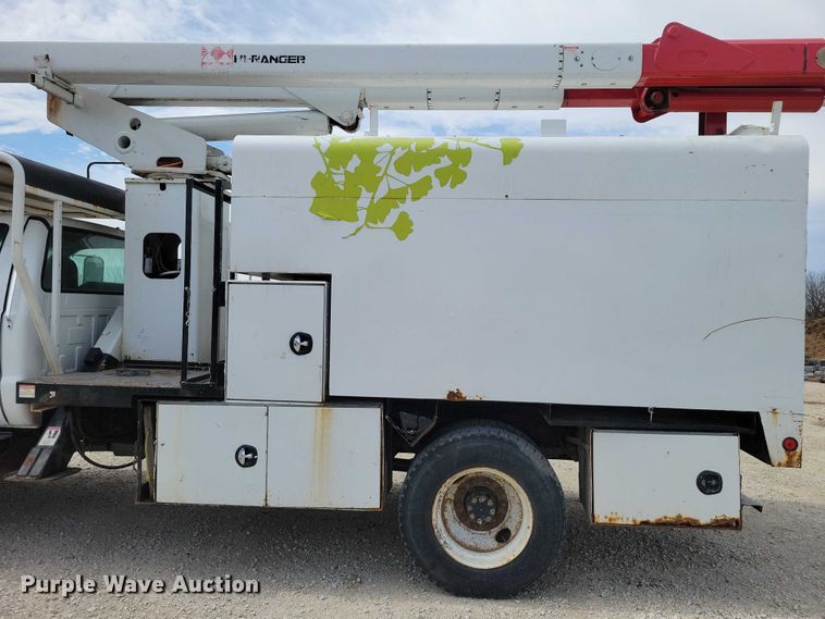image for item NK9995 2007 Ford F750 Super Duty bucket truck
