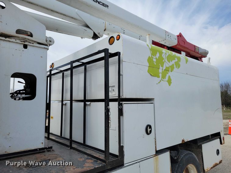image for item NK9995 2007 Ford F750 Super Duty bucket truck