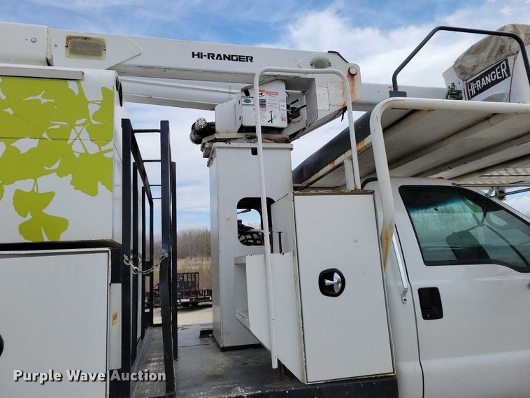 image for item NK9995 2007 Ford F750 Super Duty bucket truck