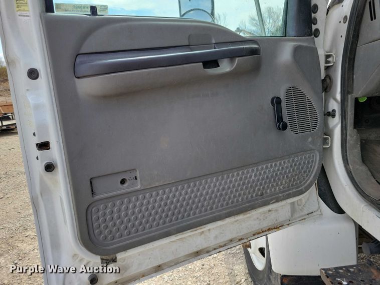 image for item NK9995 2007 Ford F750 Super Duty bucket truck