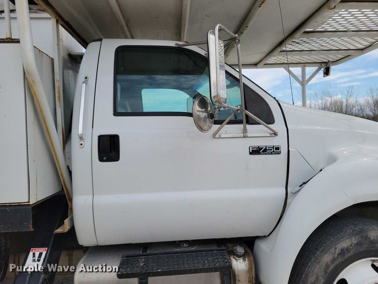 image for item NK9995 2007 Ford F750 Super Duty bucket truck