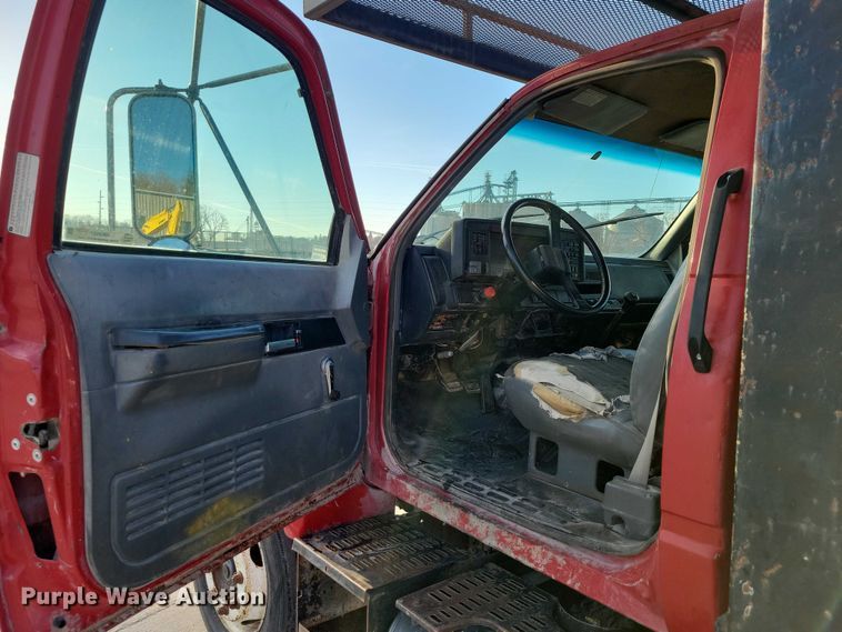 image for item NK9997 1993 GMC Top Kick flatbed truck