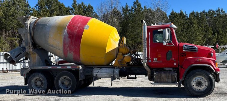 image for item YA1618 2016 Western Star 4700SF ready mix truck
