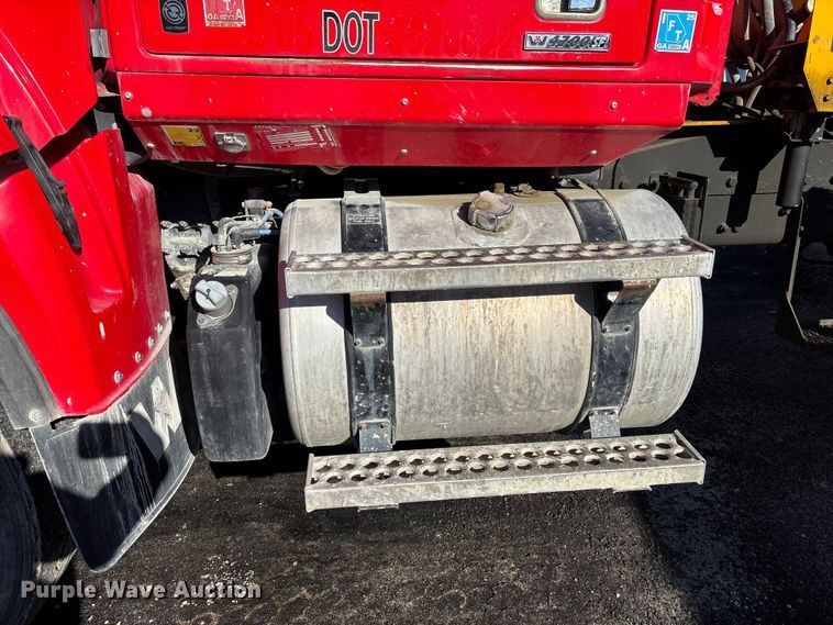 image for item YA1618 2016 Western Star 4700SF ready mix truck