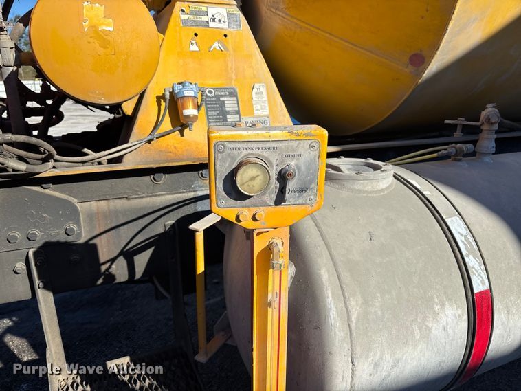 image for item YA1618 2016 Western Star 4700SF ready mix truck