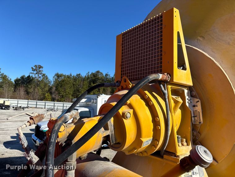 image for item YA1618 2016 Western Star 4700SF ready mix truck