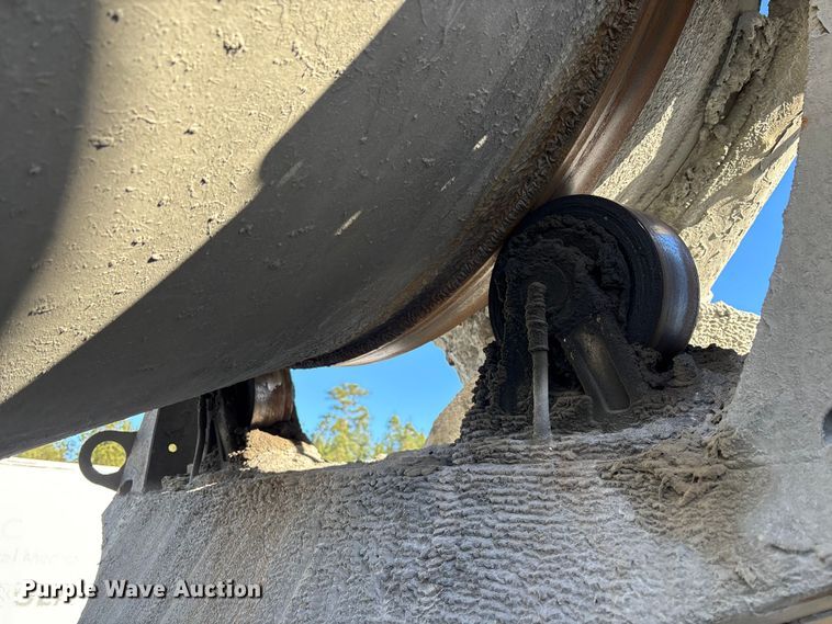 image for item YA1618 2016 Western Star 4700SF ready mix truck