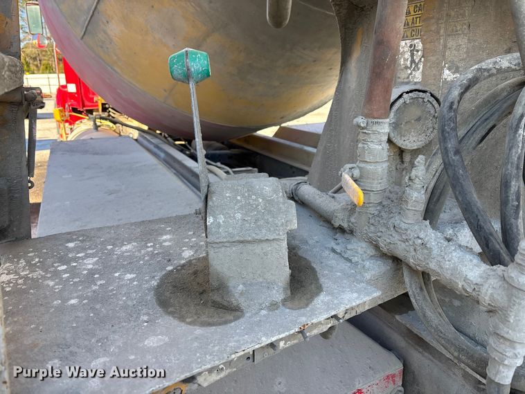 image for item YA1618 2016 Western Star 4700SF ready mix truck