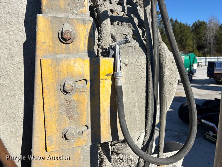 image for item YA1618 2016 Western Star 4700SF ready mix truck