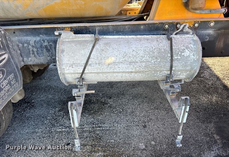 image for item YA1618 2016 Western Star 4700SF ready mix truck