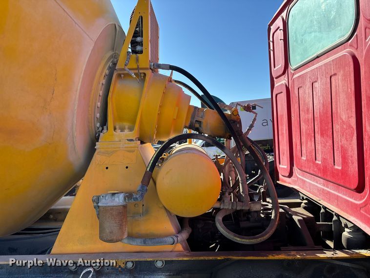 image for item YA1618 2016 Western Star 4700SF ready mix truck