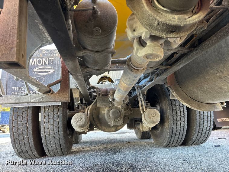 image for item YA1618 2016 Western Star 4700SF ready mix truck