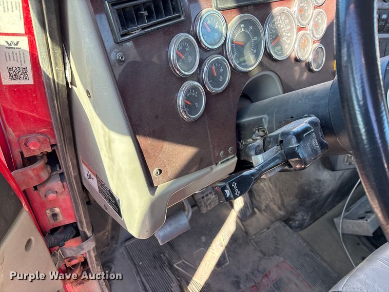 image for item YA1618 2016 Western Star 4700SF ready mix truck