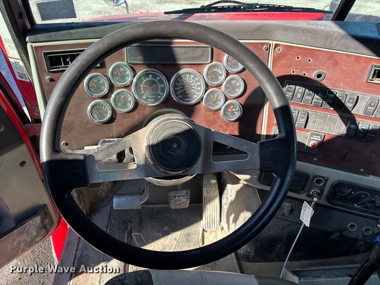 image for item YA1618 2016 Western Star 4700SF ready mix truck