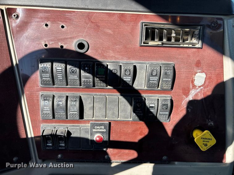 image for item YA1618 2016 Western Star 4700SF ready mix truck