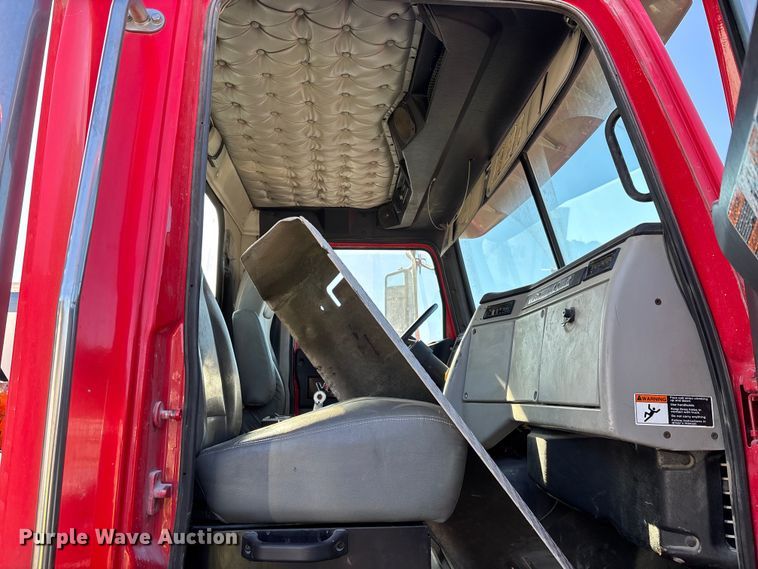 image for item YA1618 2016 Western Star 4700SF ready mix truck