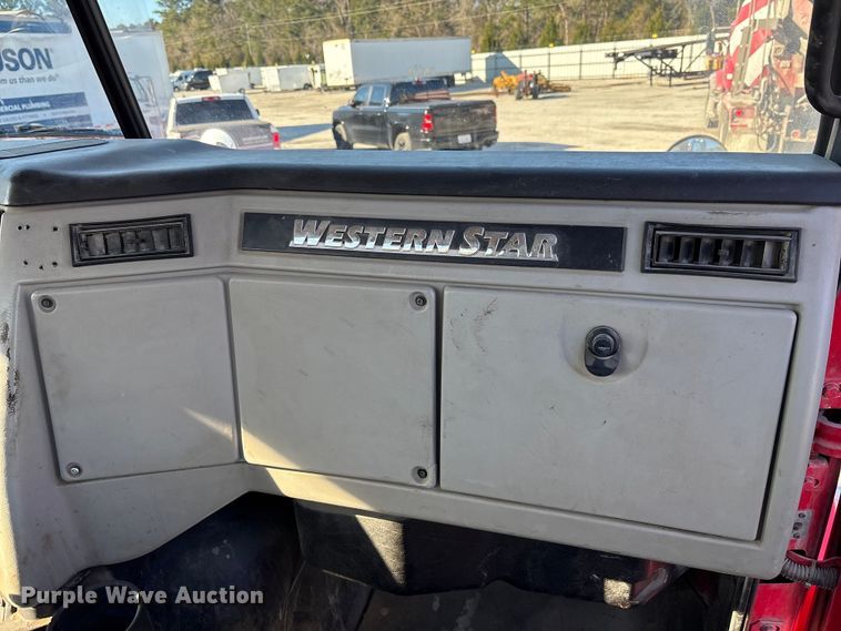 image for item YA1618 2016 Western Star 4700SF ready mix truck