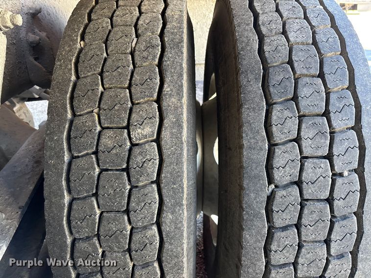 image for item YA1618 2016 Western Star 4700SF ready mix truck