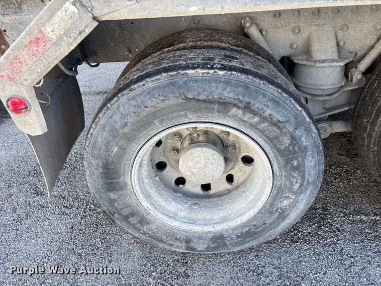 image for item YA1618 2016 Western Star 4700SF ready mix truck