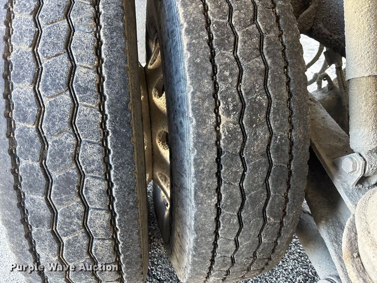 image for item YA1618 2016 Western Star 4700SF ready mix truck