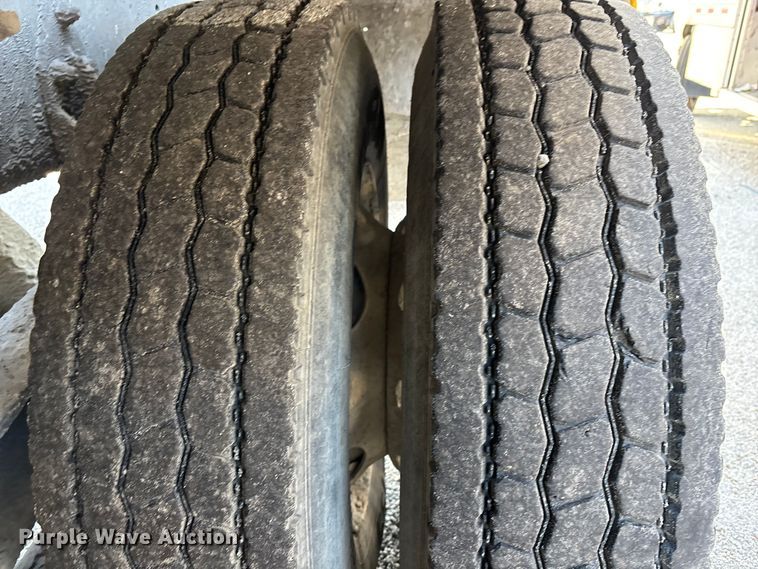 image for item YA1618 2016 Western Star 4700SF ready mix truck