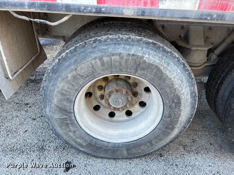 image for item YA1618 2016 Western Star 4700SF ready mix truck