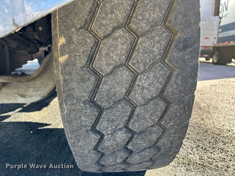 image for item YA1618 2016 Western Star 4700SF ready mix truck