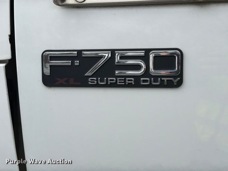 image for item YA2001 2005 Ford F750 Super Duty bucket truck