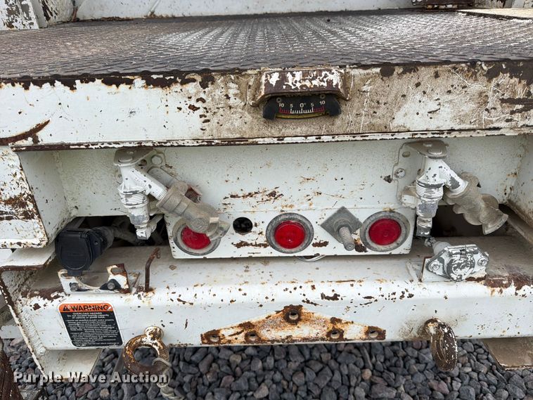 image for item YA2001 2005 Ford F750 Super Duty bucket truck