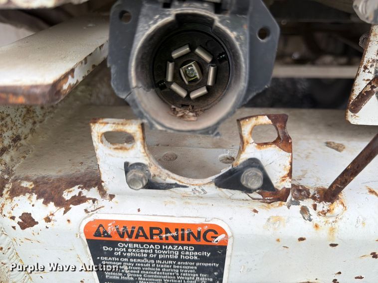 image for item YA2001 2005 Ford F750 Super Duty bucket truck