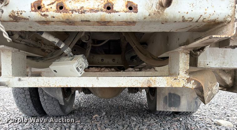 image for item YA2001 2005 Ford F750 Super Duty bucket truck