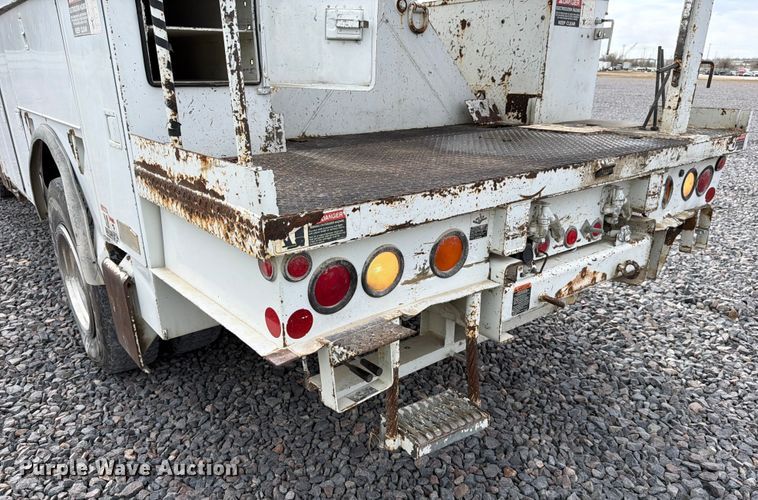 image for item YA2001 2005 Ford F750 Super Duty bucket truck
