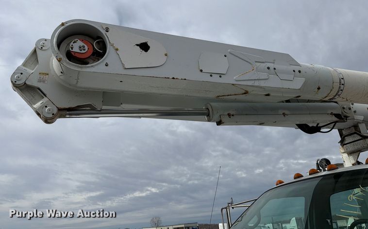 image for item YA2001 2005 Ford F750 Super Duty bucket truck