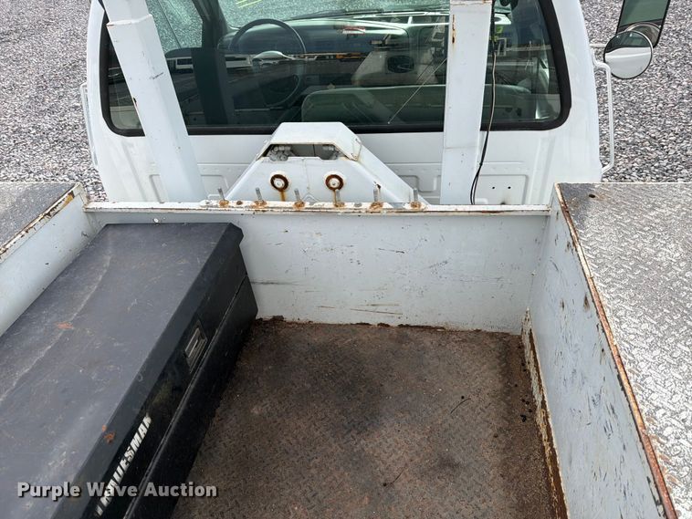 image for item YA2001 2005 Ford F750 Super Duty bucket truck