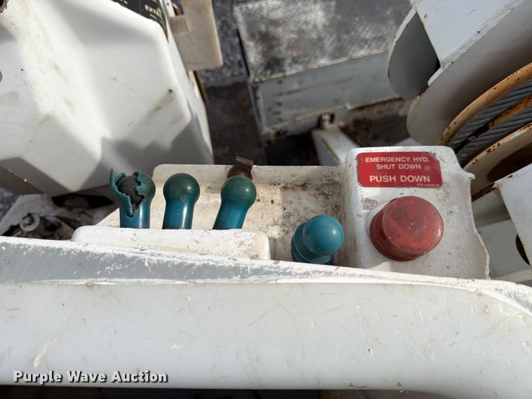 image for item YA2001 2005 Ford F750 Super Duty bucket truck