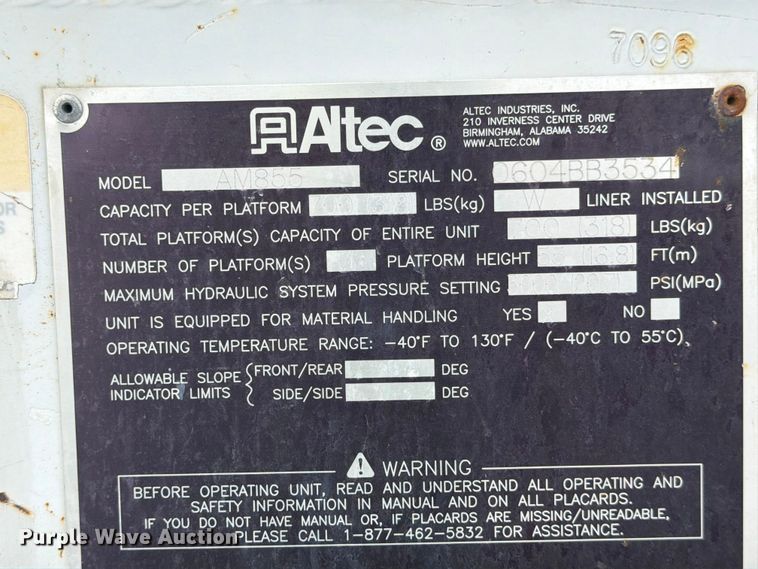 image for item YA2001 2005 Ford F750 Super Duty bucket truck