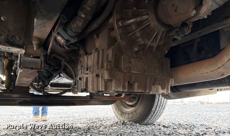 image for item YA2001 2005 Ford F750 Super Duty bucket truck