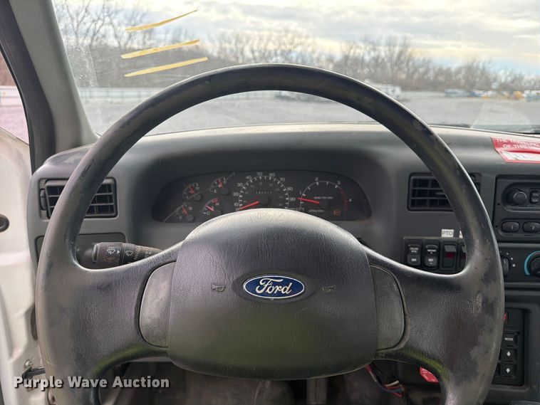 image for item YA2001 2005 Ford F750 Super Duty bucket truck