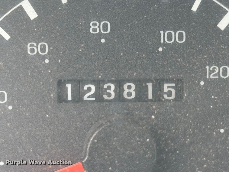 image for item YA2001 2005 Ford F750 Super Duty bucket truck