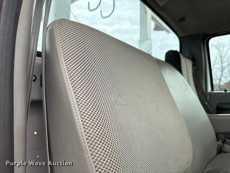 image for item YA2001 2005 Ford F750 Super Duty bucket truck