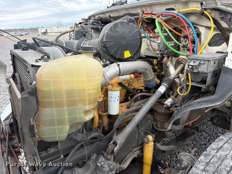 image for item YA2001 2005 Ford F750 Super Duty bucket truck