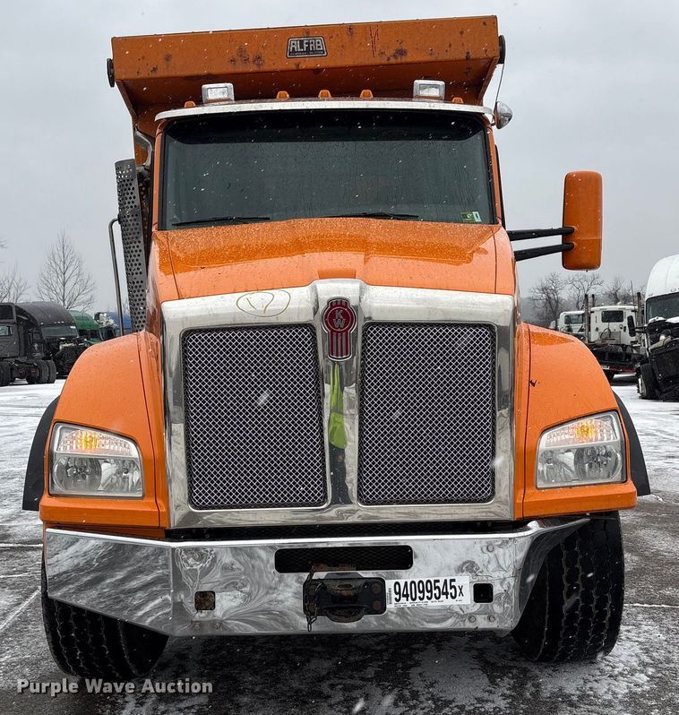 image for item YA2031 2020 Kenworth T880 dump truck