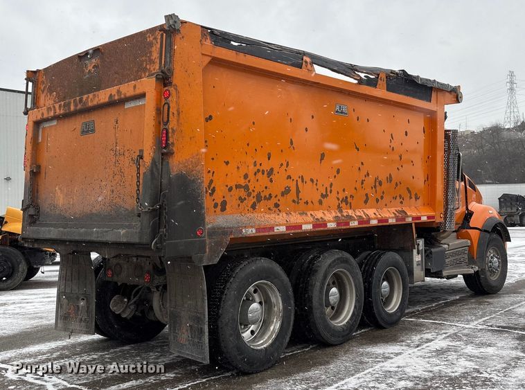 image for item YA2031 2020 Kenworth T880 dump truck
