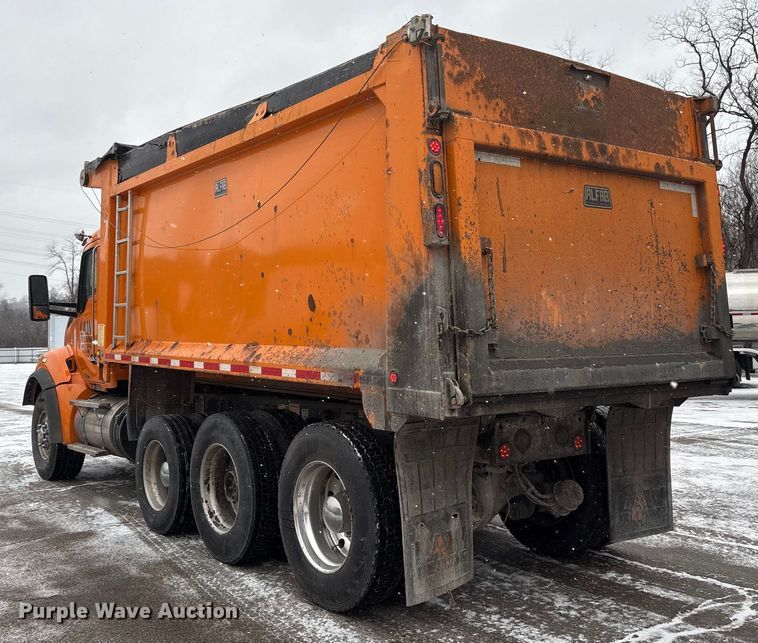 image for item YA2031 2020 Kenworth T880 dump truck