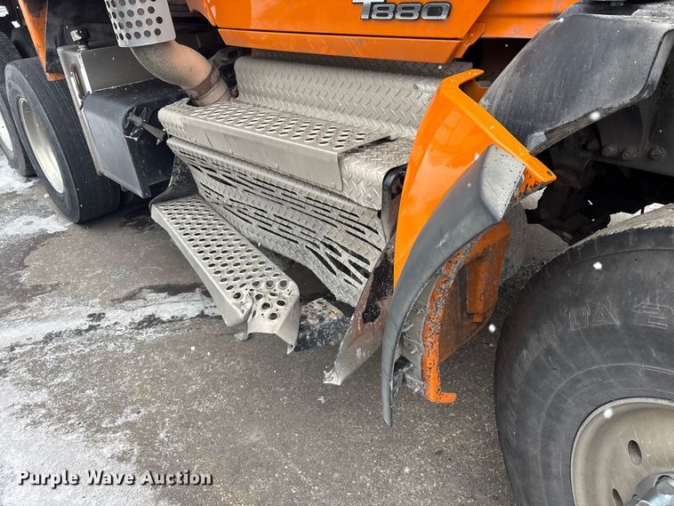 image for item YA2031 2020 Kenworth T880 dump truck