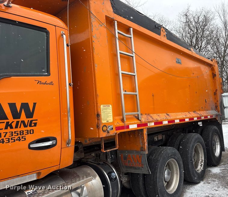 image for item YA2031 2020 Kenworth T880 dump truck