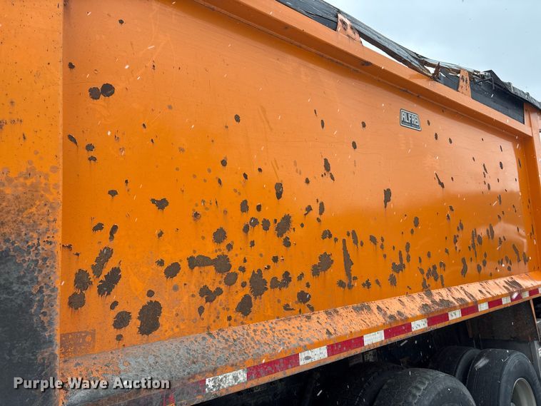 image for item YA2031 2020 Kenworth T880 dump truck