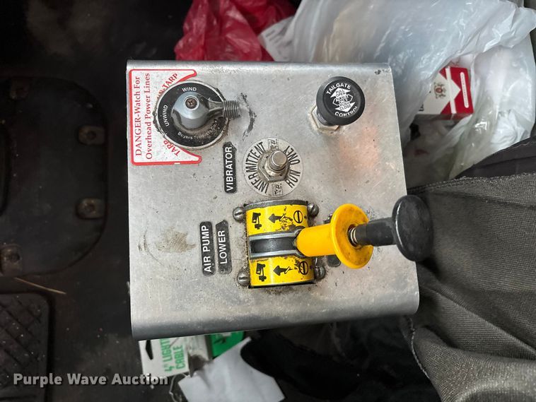 image for item YA2031 2020 Kenworth T880 dump truck
