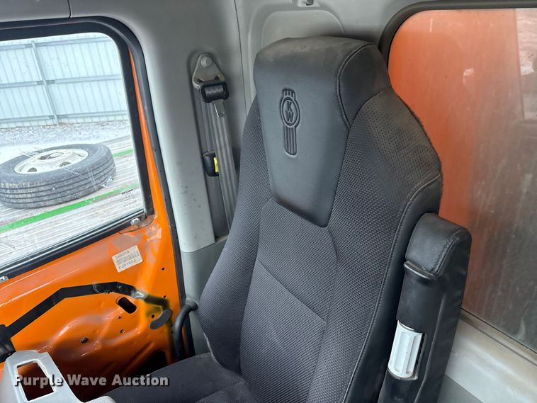 image for item YA2031 2020 Kenworth T880 dump truck