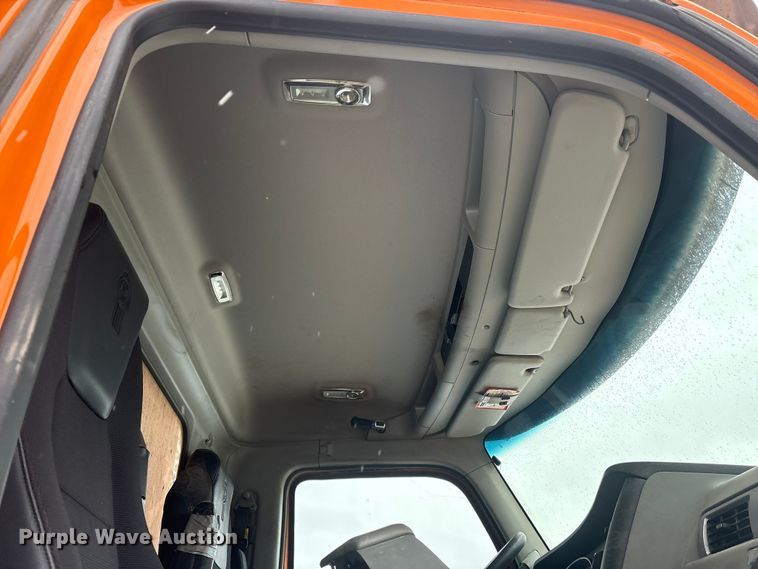 image for item YA2031 2020 Kenworth T880 dump truck